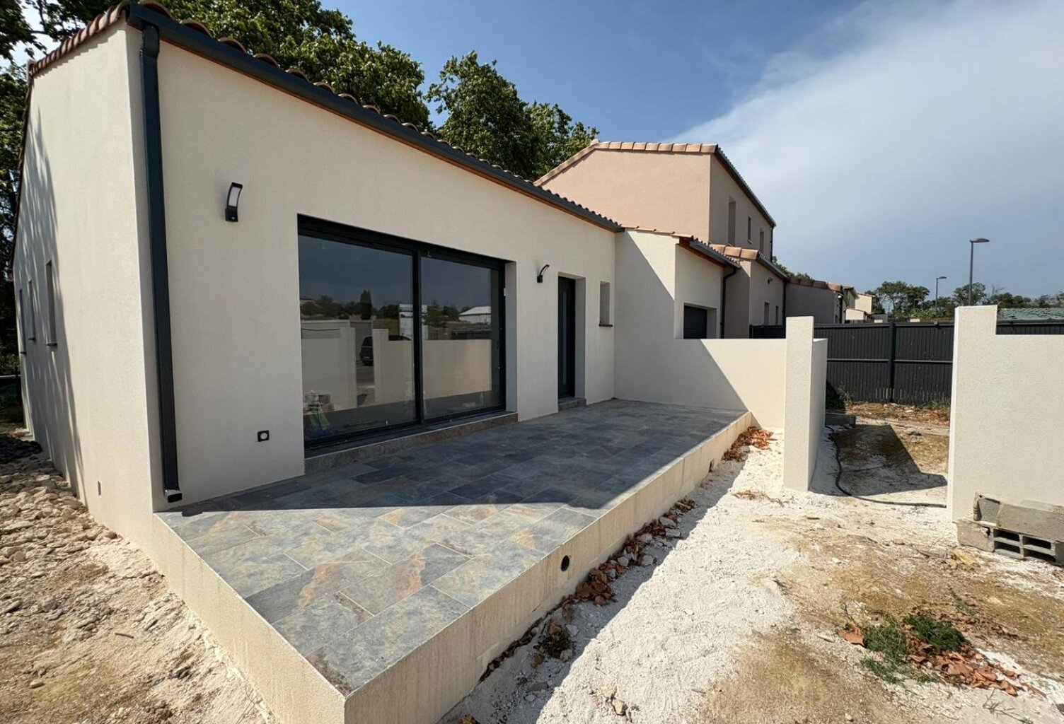 Villa — photo 1