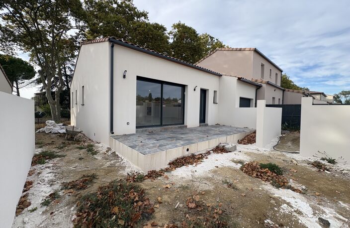Villa — photo 2