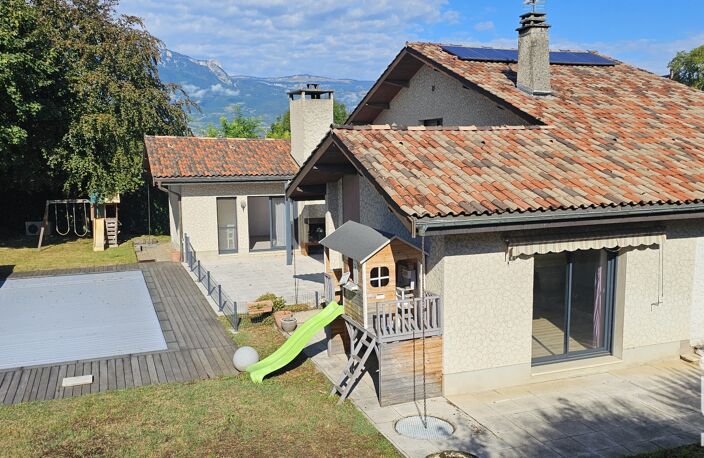 Vente Maison/villa 9 pièces — photo 2