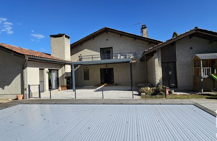 Vente Maison/villa 9 pièces — photo 3