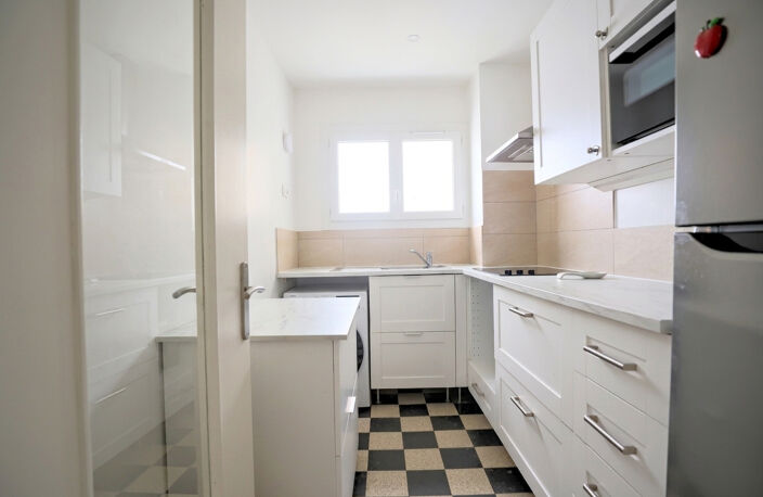 M2323 - TOULON - Le Mourillon - Appartement T5 - Balcon vue mer - Box — photo 4