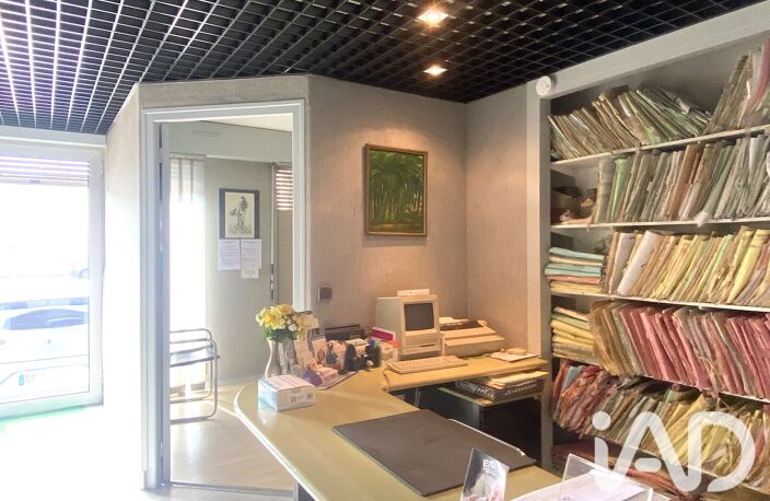 Vente Boutique/Local commercial 75 m&sup2; — photo 2