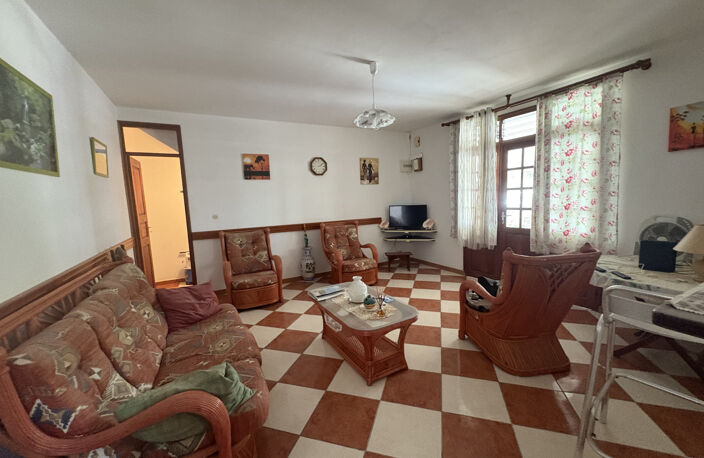 APPARTEMENT T3 MEUBLE PETIT CANAL 100M2 — photo 3