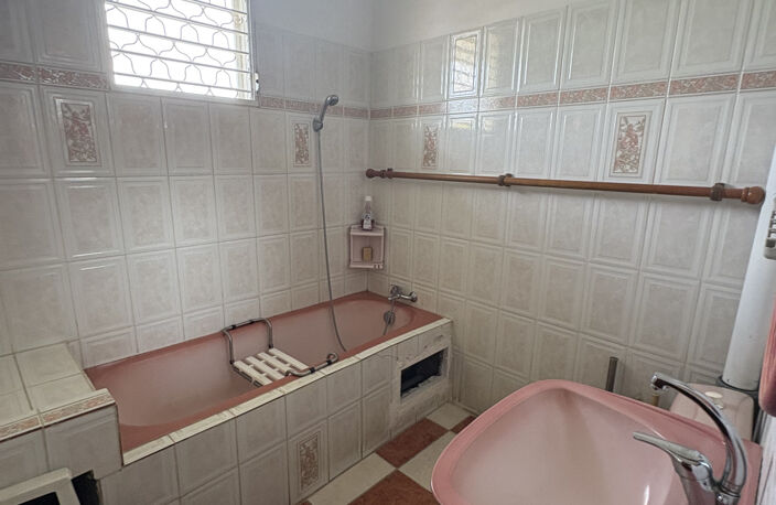 APPARTEMENT T3 MEUBLE PETIT CANAL 100M2 — photo 5
