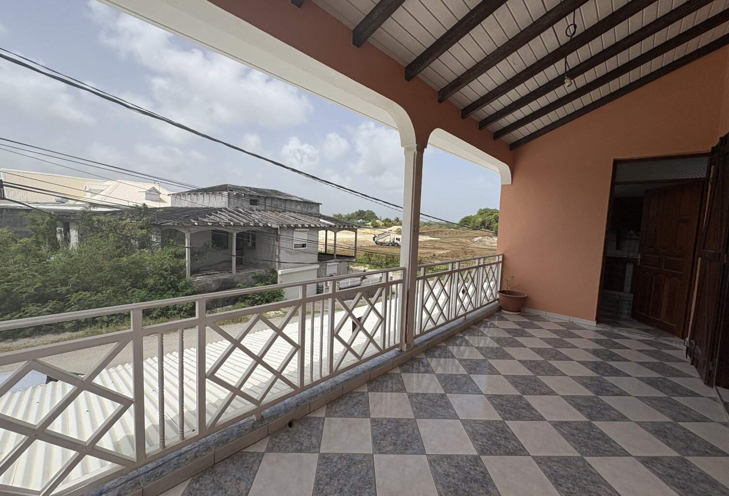 APPARTEMENT T3 VIDE PETIT CANAL 130M2 — photo 1