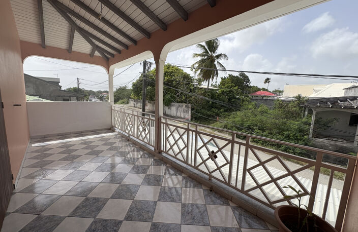 APPARTEMENT T3 VIDE PETIT CANAL 130M2 — photo 2