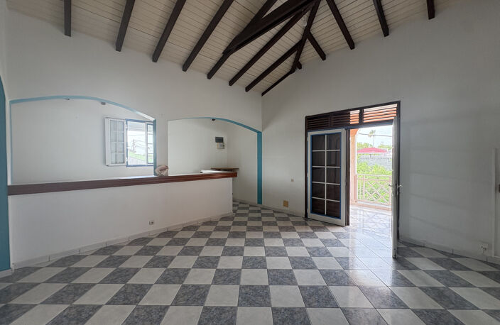APPARTEMENT T3 VIDE PETIT CANAL 130M2 — photo 3