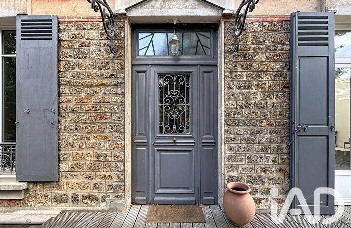 Vente Maison/villa 9 pièces — photo 2