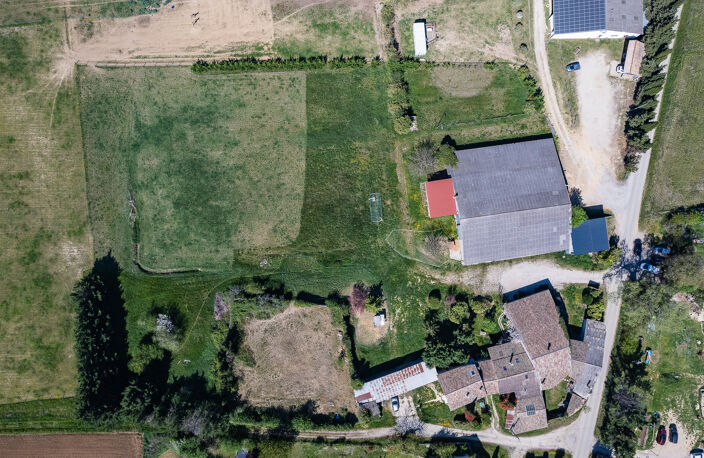 PROPRIÉTÉ DE 359 M2 SUR 1,17 HA   4 ESPACES DE VIE    26120 MONTVENDRE — photo 4