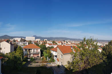 Appartement 3 pièces 810 €