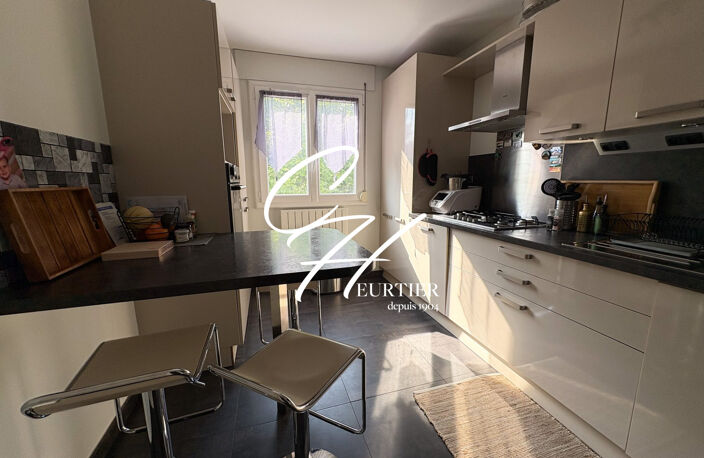 Appartement 3 pièces avec balcon et garage  Voiron centre-vi — photo 2