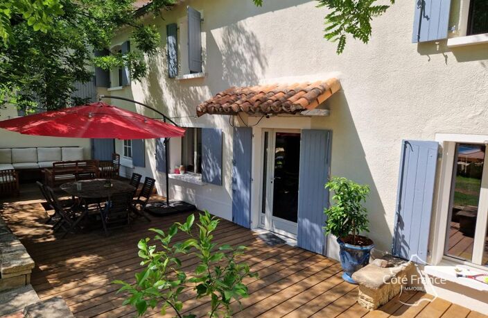 MAISON 217 M2 avec PISCINE — photo 2