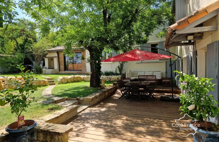 MAISON 217 M2 avec PISCINE — photo 4