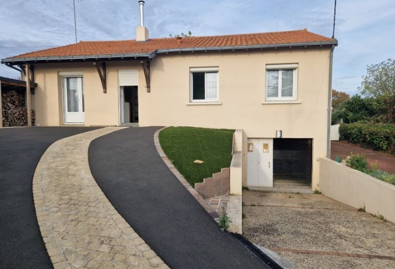 Maison avec vie de plain pied proche du centre bourg de La — photo 1