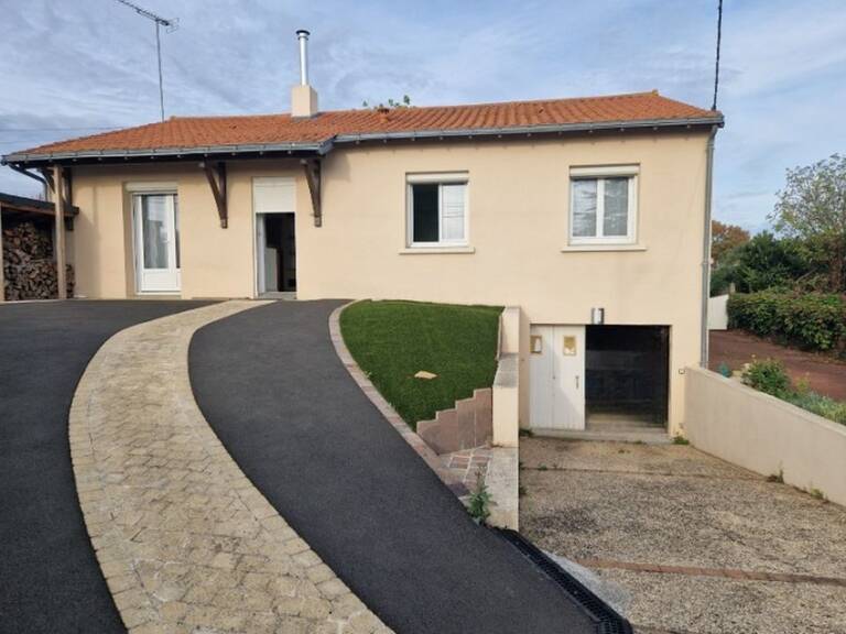 Maison avec vie de plain pied proche du centre bourg de La — photo 1