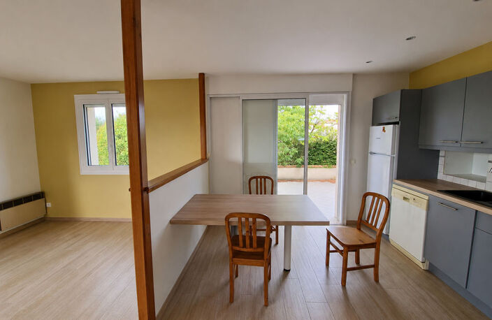 Maison avec vie de plain pied proche du centre bourg de La — photo 3