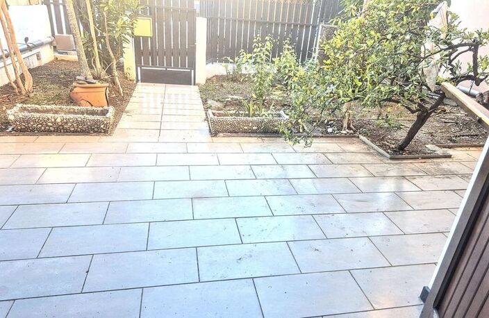 Appt T4 rdc avec un jardin 97400 Saint Denis — photo 2