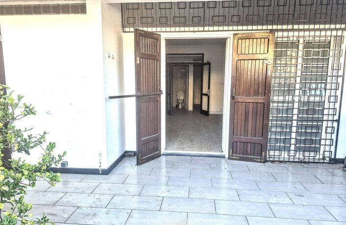 Appt T4 rdc avec un jardin 97400 Saint Denis — photo 3