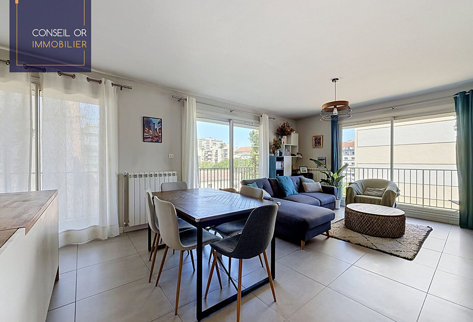 T3 - 69 m2 - 2 chambres - balcon - parking et cave — photo 1