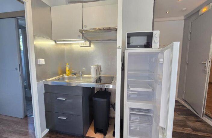 T2 meublé de 29m² avec terrasse - PROCHE CENTRE VILLE — photo 4