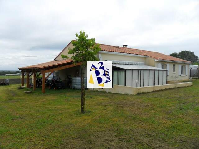 10km Est d'Angoulême, maison F5, jardin — photo du bien