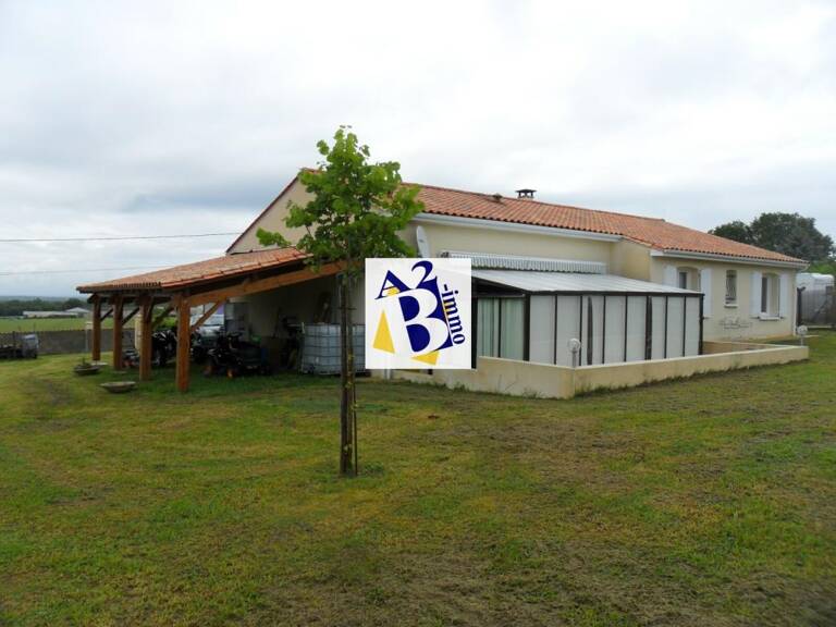 10km Est d'Angoulême, maison F5, jardin — photo 1