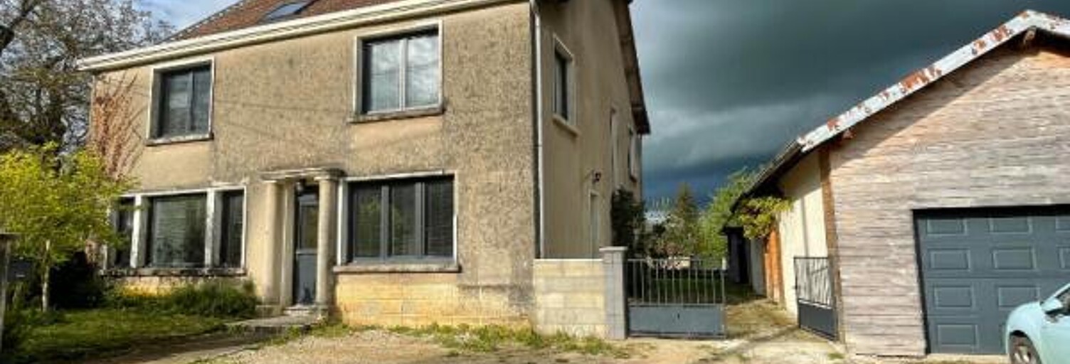 Maison 7 Pièces 240 m² à louer à Frasne-le-Château (70700)