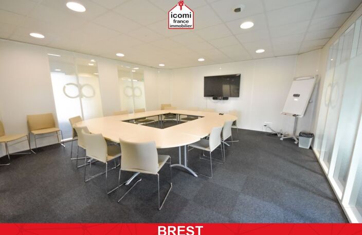 FINISTERE - Brest (29200) - A VENDRE - LOCAUX DISPONIBLES DE 462M² POUR 2027 - 14 BUREAUX - 2 SALLES DE REUNION - IMMEUBLE DALLE BETON DE 2011 - ASCENSEUR - 30 PLACES DE PARKING — photo 2