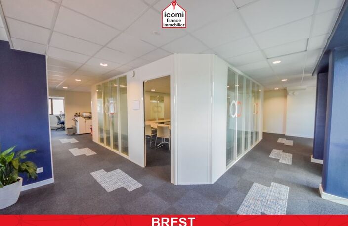 FINISTERE - Brest (29200) - A VENDRE - LOCAUX DISPONIBLES DE 462M² POUR 2027 - 14 BUREAUX - 2 SALLES DE REUNION - IMMEUBLE DALLE BETON DE 2011 - ASCENSEUR - 30 PLACES DE PARKING — photo 3