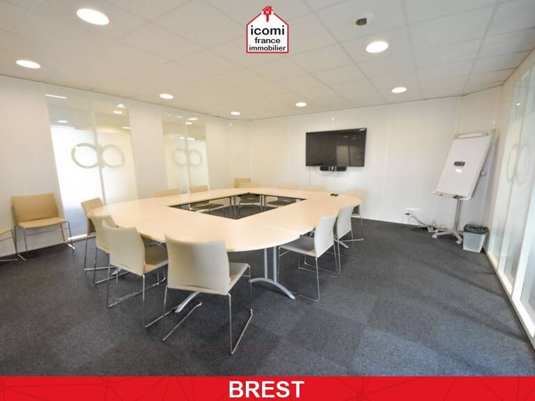 FINISTERE - Brest (29200) - A VENDRE - LOCAUX DISPONIBLES DE 462M² POUR 2027 - 14 BUREAUX - 2 SALLES DE REUNION - IMMEUBLE DALLE BETON DE 2011 - ASCENSEUR - 30 PLACES DE PARKING — photo 1