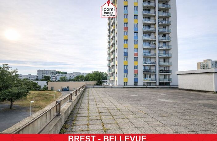 FINISTERE - Brest (29200) - A VENDRE - APPARTEMENT - T3 - LUMINEUX - DALLE BETON - ASCENSEUR - PLACE DE PARKING SOUTERRAIN PRIVEE ET SECURISEE - BIEN SITUE - BELLE EXPOSITION — photo 2