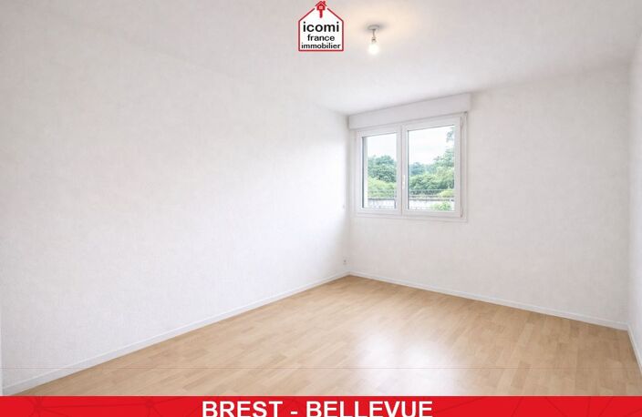 FINISTERE - Brest (29200) - A VENDRE - APPARTEMENT - T3 - LUMINEUX - DALLE BETON - ASCENSEUR - PLACE DE PARKING SOUTERRAIN PRIVEE ET SECURISEE - BIEN SITUE - BELLE EXPOSITION — photo 5