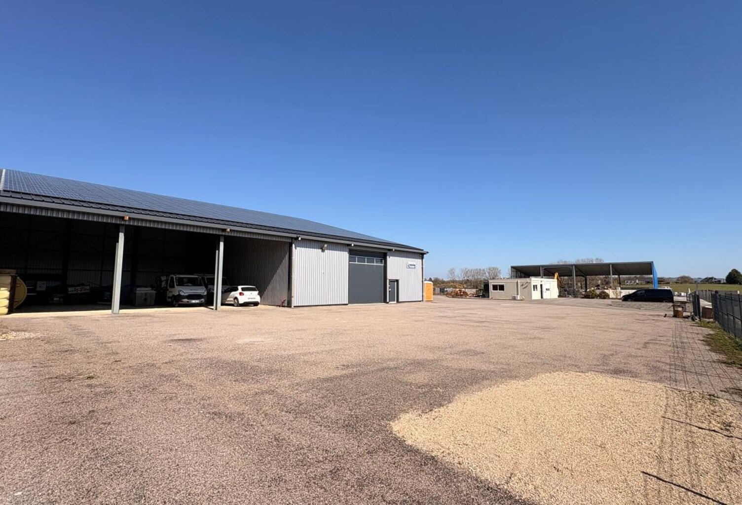 Bien Commercial À Vendre — photo 1
