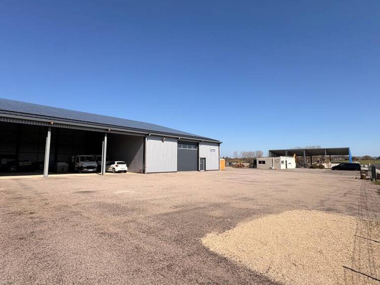 Bien Commercial À Vendre — photo 1