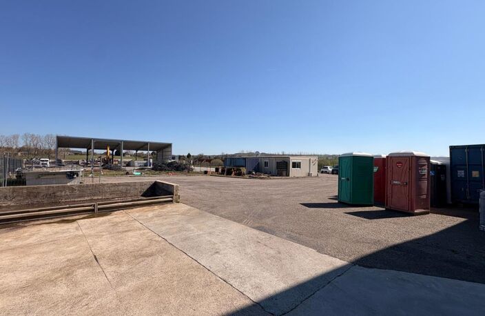Bien Commercial À Vendre — photo 3