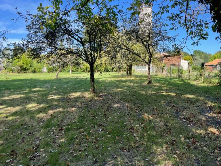 Terrain à bâtir à Le Tuzan (33125) — photo 1