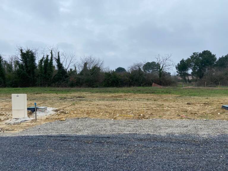 Terrain à bâtir à Arès (33740) — photo 1