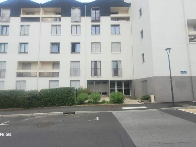 Quartier Coty (Tours Nord), charmant appartement Duplex de 100 m² situé au 1er étage avec parking sécurisé et cave — photo du bien