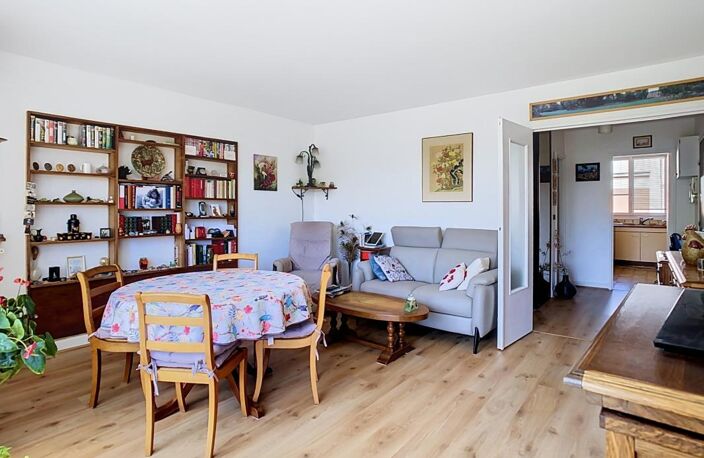 MAISONS-ALFORT - 4 PIÈCES 79m² LC AVEC BOX ET CAVE - 3ÈME ÉTAGE AVEC ASCENSEUR — photo 4
