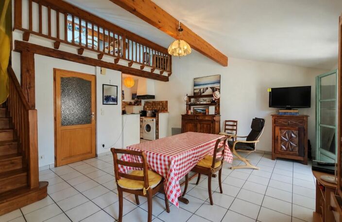 Immeuble de rapport avec T2 loué, T4 libre et garage à Pavie. Idéal investisseur — photo 2