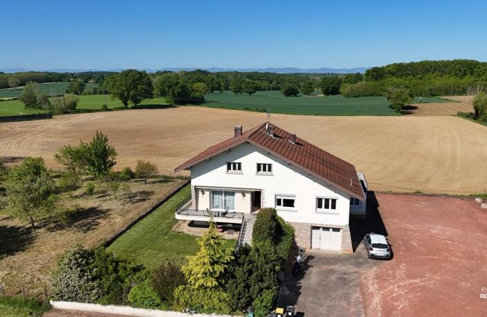 Maison de caractère de plus de 220 m² avec appartement indépendant – Entre Mâcon et Bourg-en-Bresse — photo 3