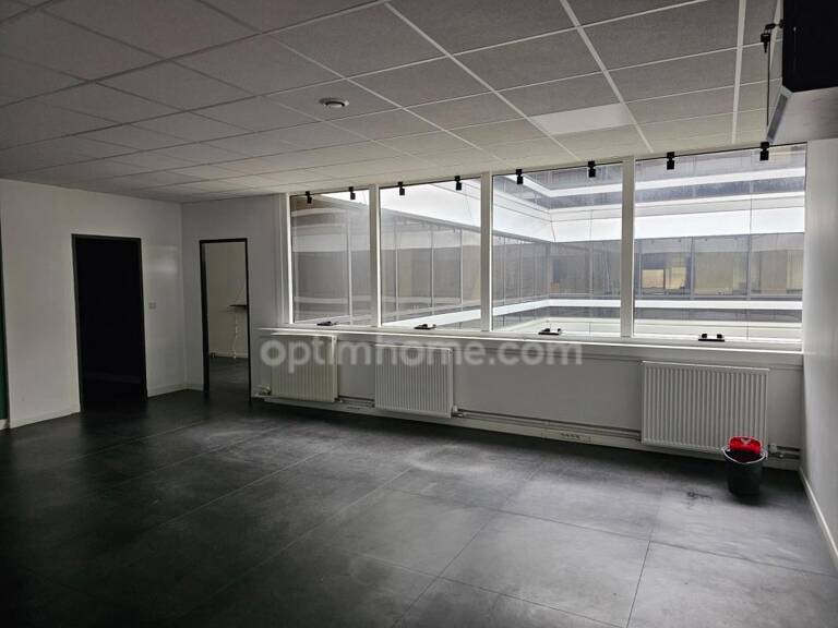 Bureau de 70 m2 à louer à Cergy Préfecture — photo 1