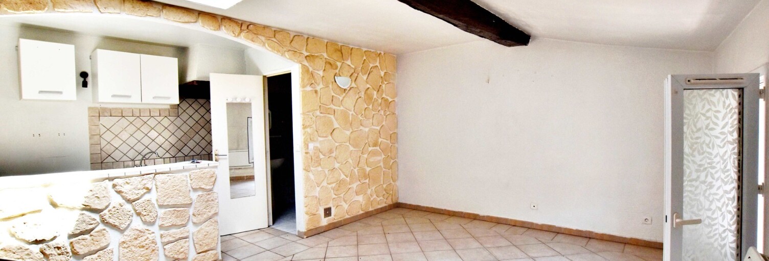 Immeuble  87 m² à vendre à Solliès-Toucas (83210)
