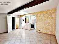 SOLLIES TOUCAS (83) - IMMEUBLE/MAISON DE VILLAGE DE 2 APPARTEMENTS + 1 LOCAL — photo 2