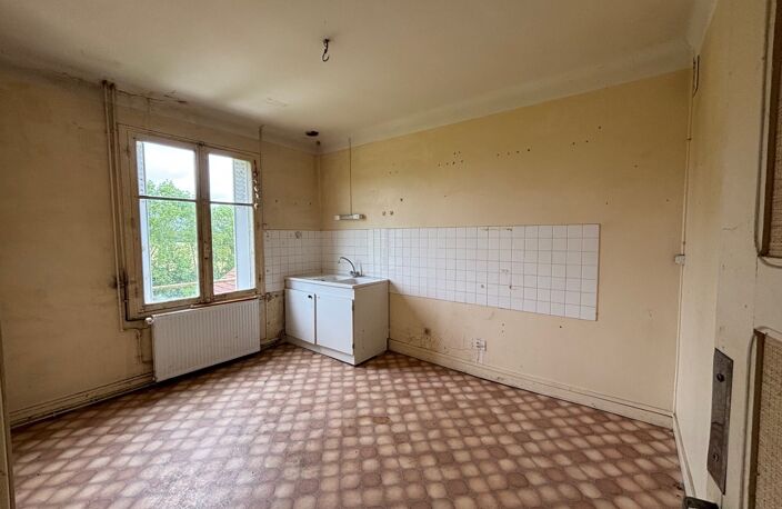À vendre – Habitation avec local commercial, emplacement privilégié CUFFY (18) — photo 3