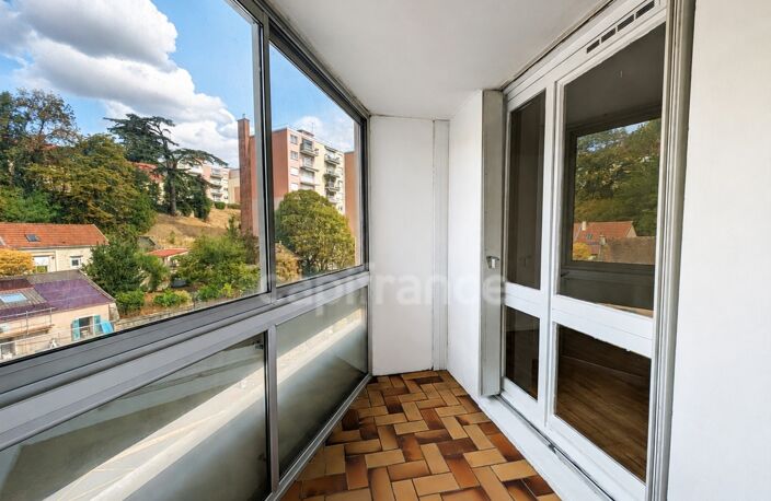 Appartement F2 avec loggia et parking - proche commerces et gare — photo 3