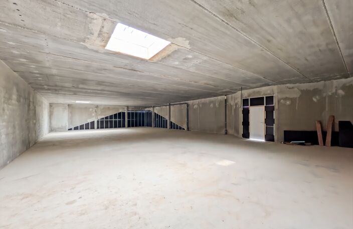 à vendre EVIAN LES BAINS (74) LOCAL COMMERCIAL DE 271 m² – UN EMPLACEMENT À FORT POTENTIEL — photo 4