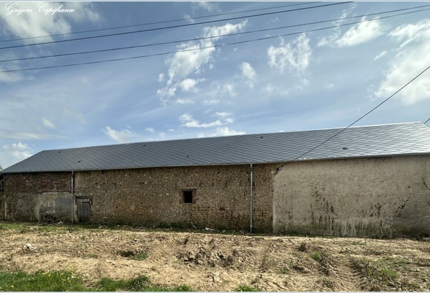 SAINT ARNOULT DES BOIS (28) Grange de 220 m² — photo 1