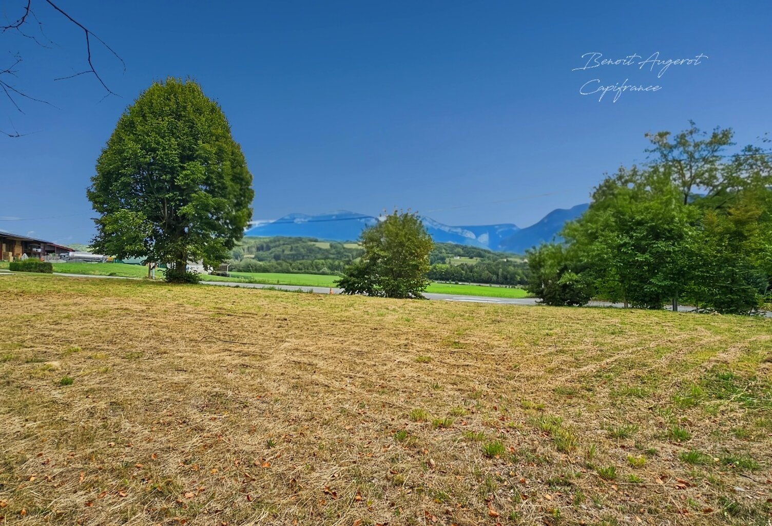 GROISY – TERRAIN A BATIR DE 1 054 M² AVEC MAGNIFIQUE VUE — photo 1
