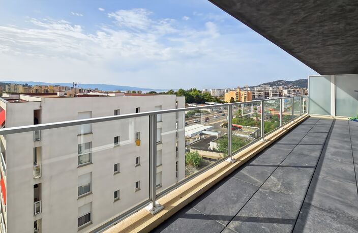 AJACCIO ROCADE – T3 DERNIER ÉTAGE – TERRASSE DE 21 M² – 3 STATIONNEMENTS — photo 2